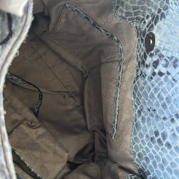 Michael Kors Blue Silver Snakeskin  Tote Purse Women’s - Picture 6 of 11